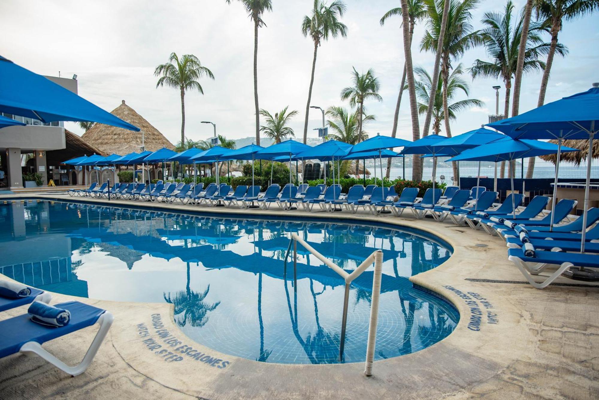 Ritz Acapulco All Inclusive Ngoại thất bức ảnh Pool at the Hilton San Diego Bay