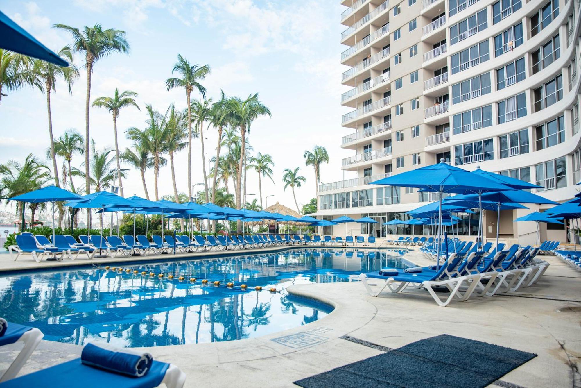 Ritz Acapulco All Inclusive Ngoại thất bức ảnh Pool at the Hilton Los Cabos